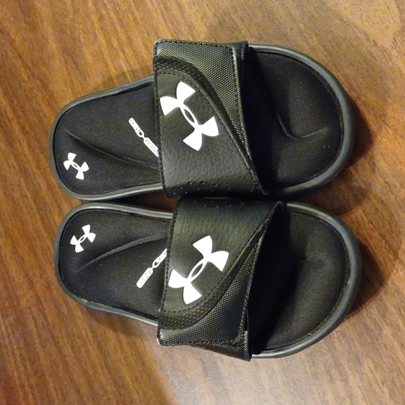 Under Armour Other - NWOT Under armour slides Sz. 2
